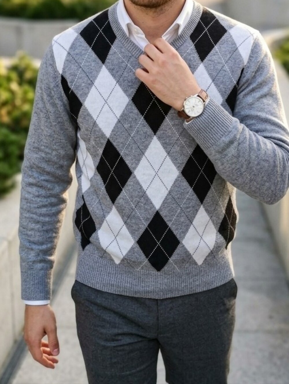 NWOT Argyle V-Neck Sweater in Gray & Black - Size S